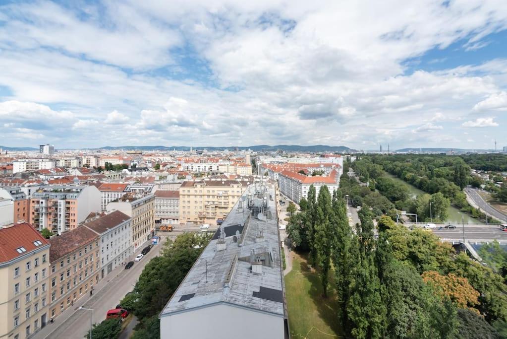 Hoch Hinaus, Neu Und Stilvoll Mit Pool Am Dach Apartamento Viena Exterior foto