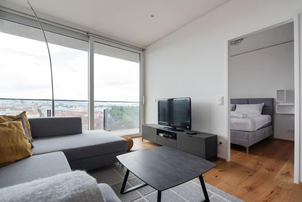 Hoch Hinaus, Neu Und Stilvoll Mit Pool Am Dach Apartamento Viena Exterior foto
