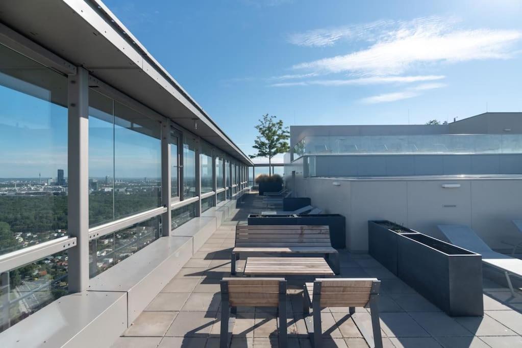 Hoch Hinaus, Neu Und Stilvoll Mit Pool Am Dach Apartamento Viena Exterior foto