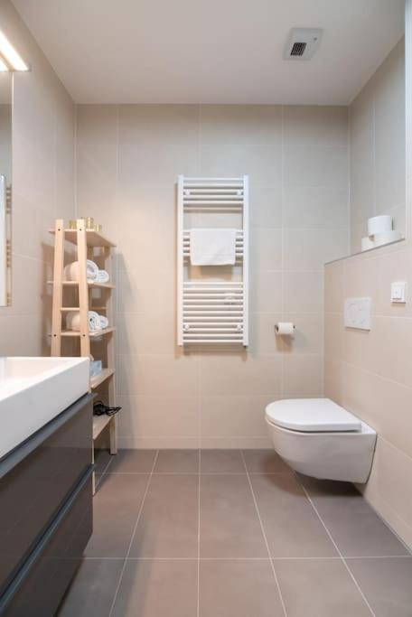 Hoch Hinaus, Neu Und Stilvoll Mit Pool Am Dach Apartamento Viena Exterior foto