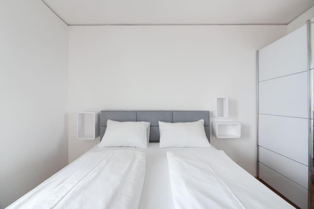 Hoch Hinaus, Neu Und Stilvoll Mit Pool Am Dach Apartamento Viena Exterior foto