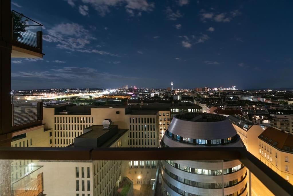 Hoch Hinaus, Neu Und Stilvoll Mit Pool Am Dach Apartamento Viena Exterior foto