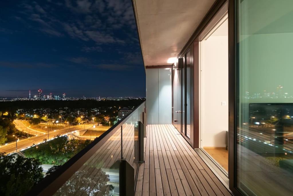 Hoch Hinaus, Neu Und Stilvoll Mit Pool Am Dach Apartamento Viena Exterior foto