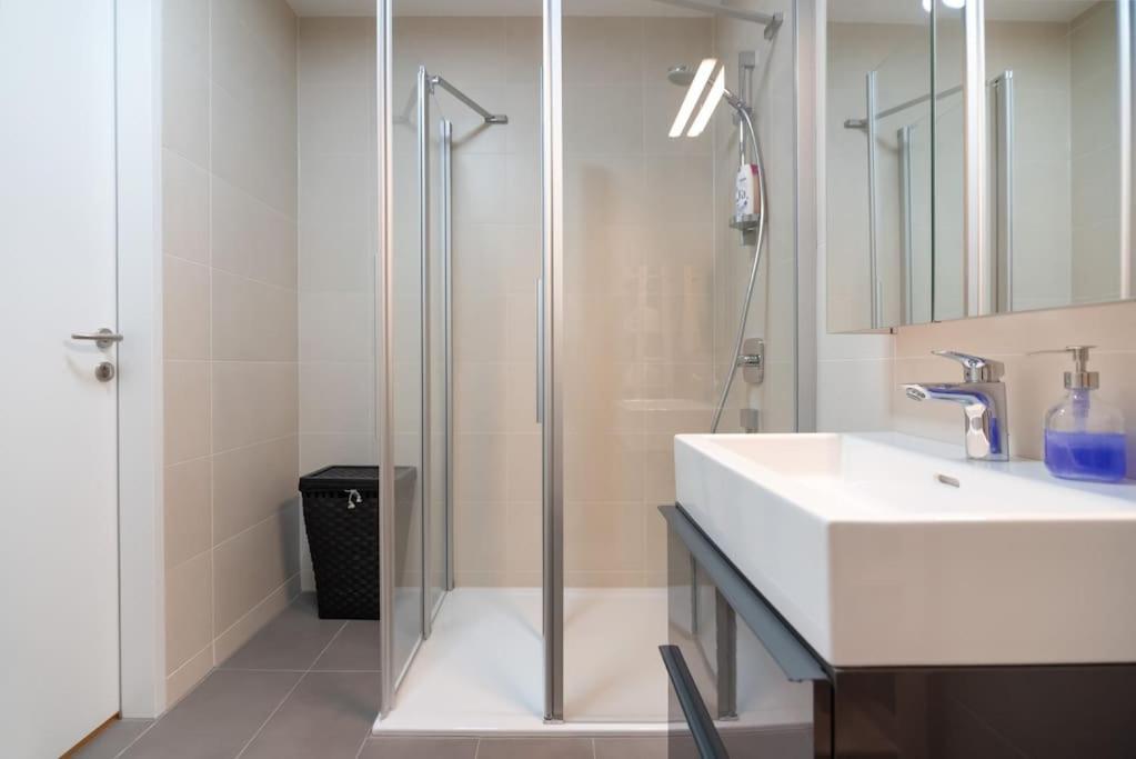 Hoch Hinaus, Neu Und Stilvoll Mit Pool Am Dach Apartamento Viena Exterior foto