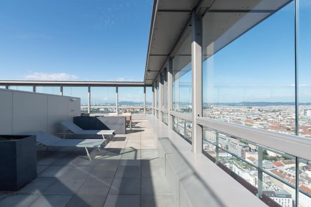 Hoch Hinaus, Neu Und Stilvoll Mit Pool Am Dach Apartamento Viena Exterior foto